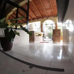 Hotel Caribbean, Saint-Domingue